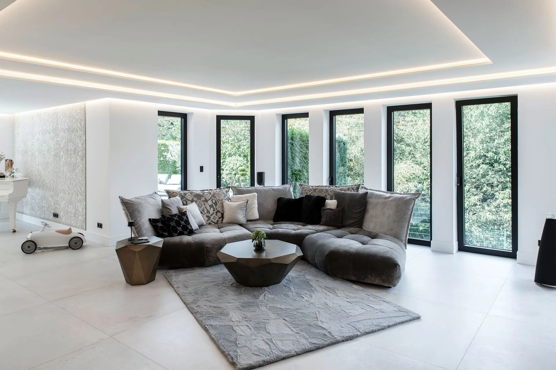 Wohnzimmer mit Lounge-Sofa